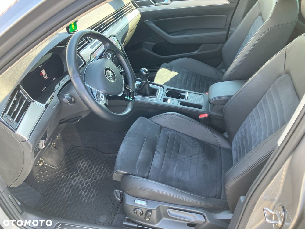 Volkswagen Passat 1.8 TSI BMT Highline - 29