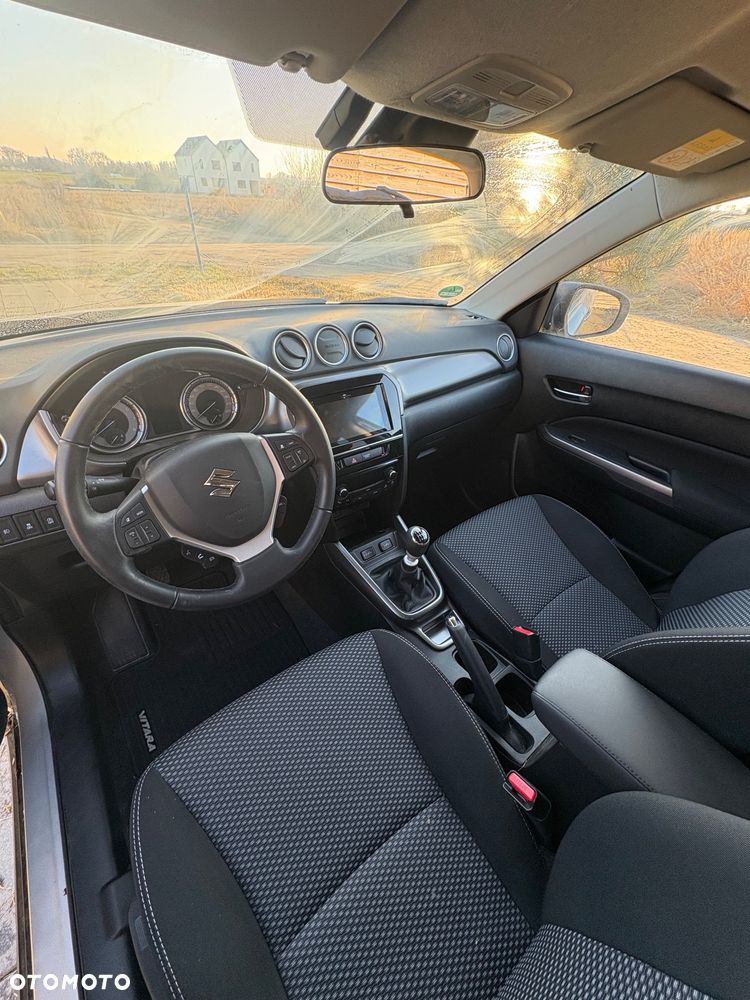 Suzuki Vitara 1.4 Boosterjet mHEV Premium Plus 2WD - 9