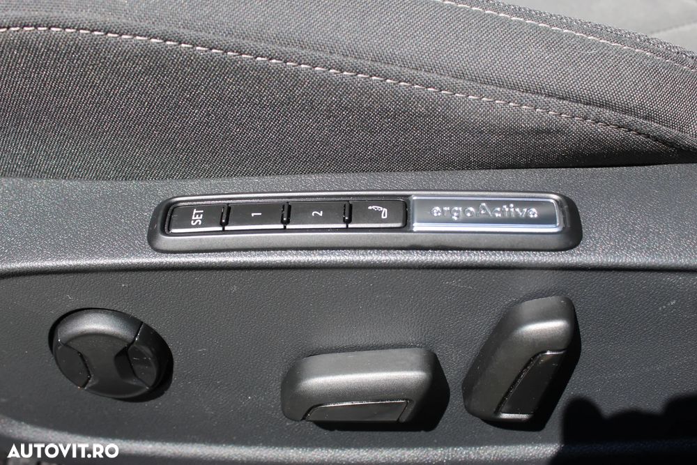 Volkswagen Golf 1.5 TSI ACT Style - 12