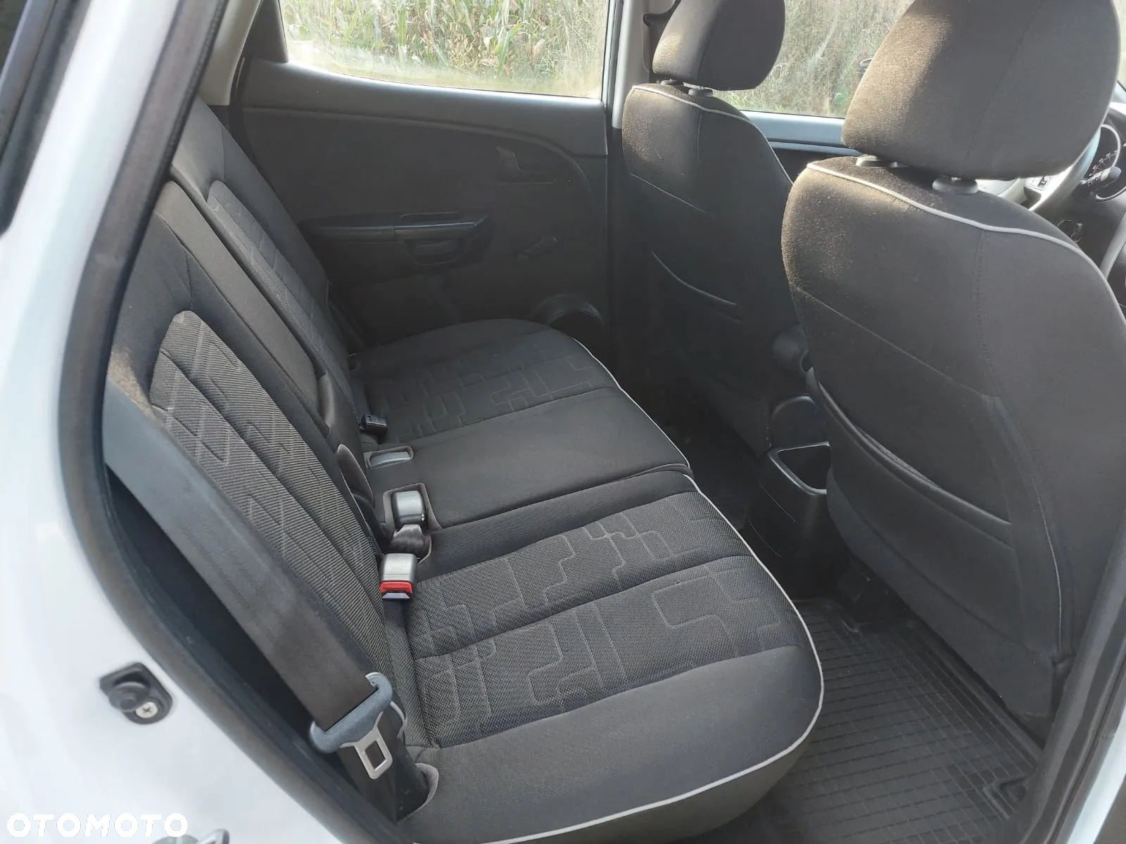 Kia Venga - 12