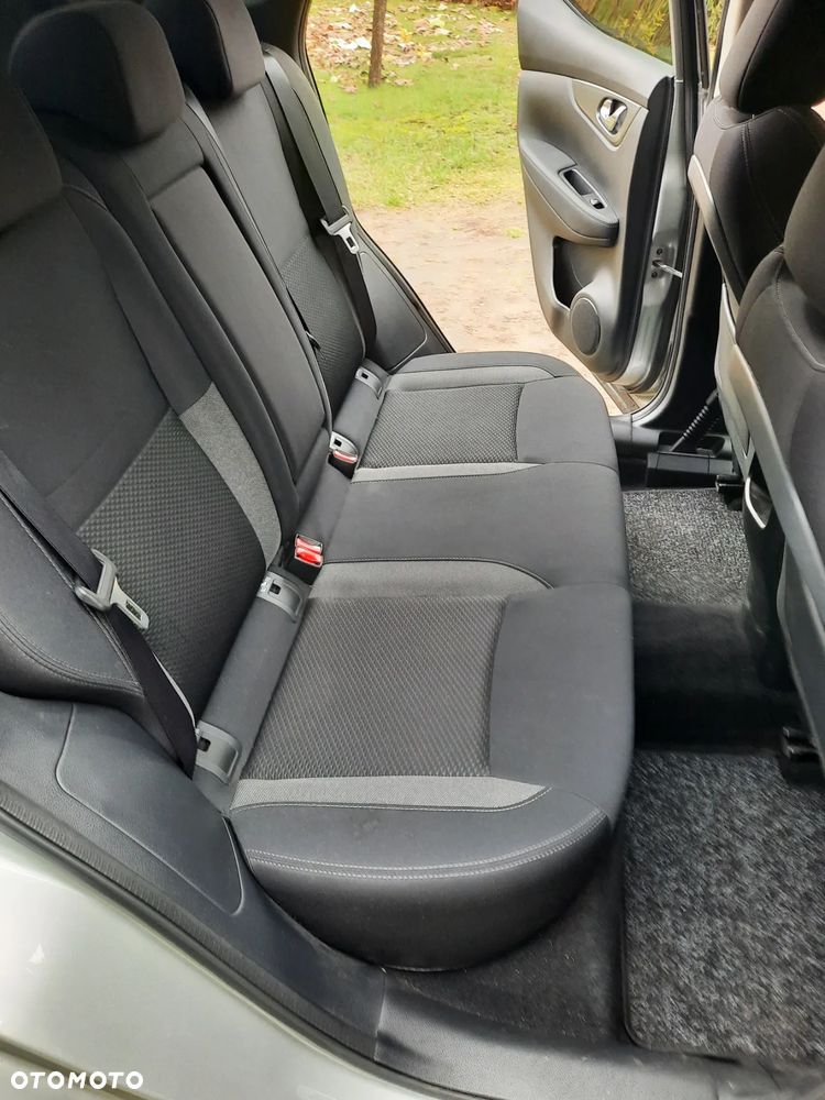 Nissan Qashqai 1.3 DIG-T N-CONNECTA - 17