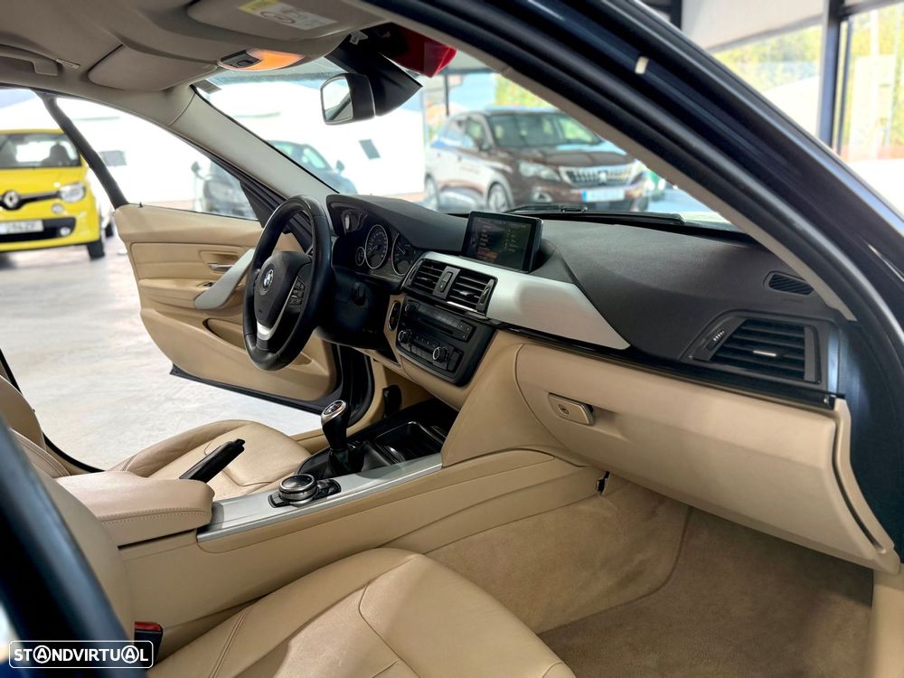 BMW 320 d Line Luxury - 25