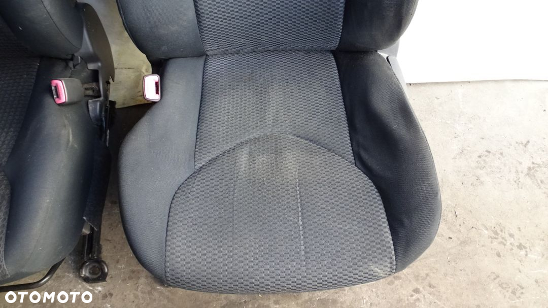 FOTELE KOMPLET TOYOTA RAV4 III 2.2D-CAT - 14