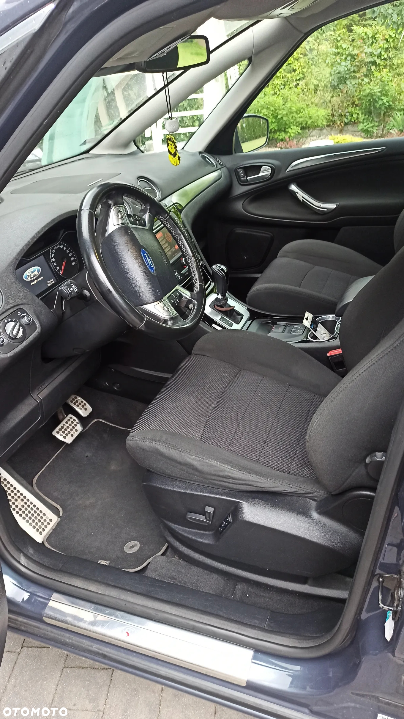 Ford S-Max - 13
