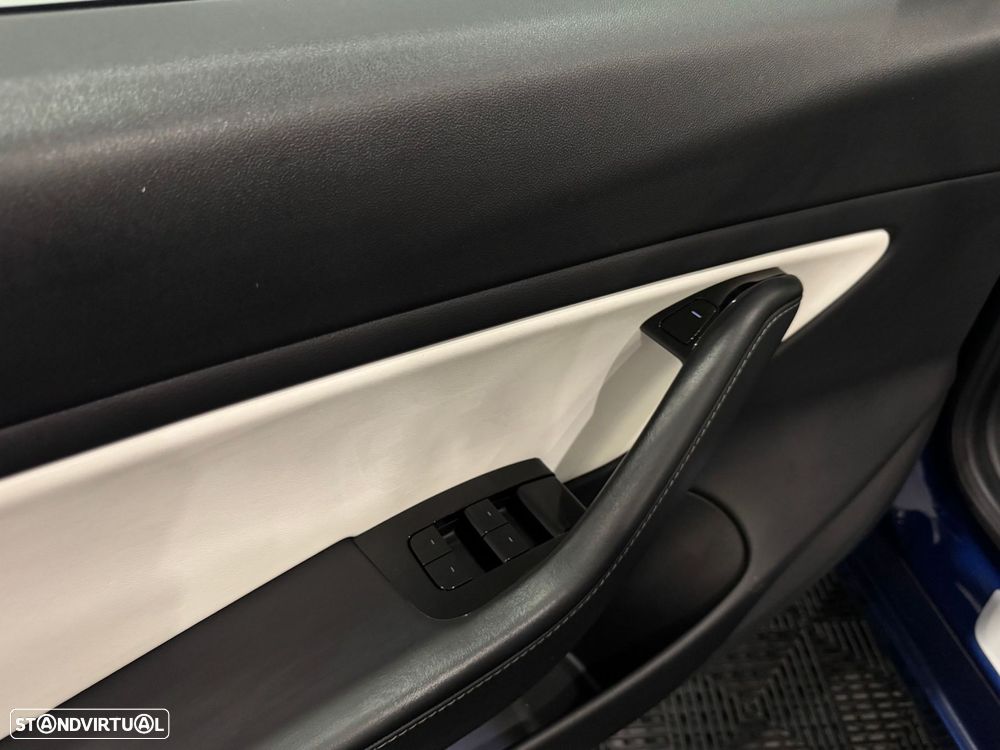 Tesla Model 3 Long-Range Dual Motor AWD - 46