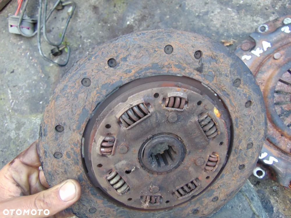 Docisk sprzegła+tarcza Mercedes Kaczka 2,9 D/TD - 2