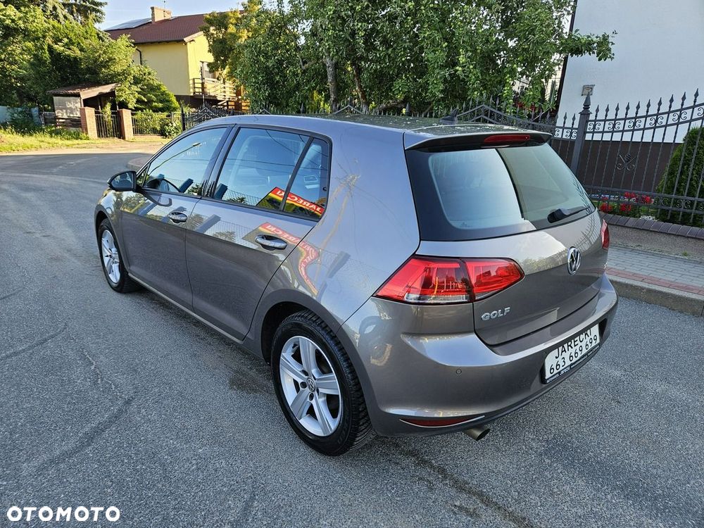 Volkswagen Golf - 6
