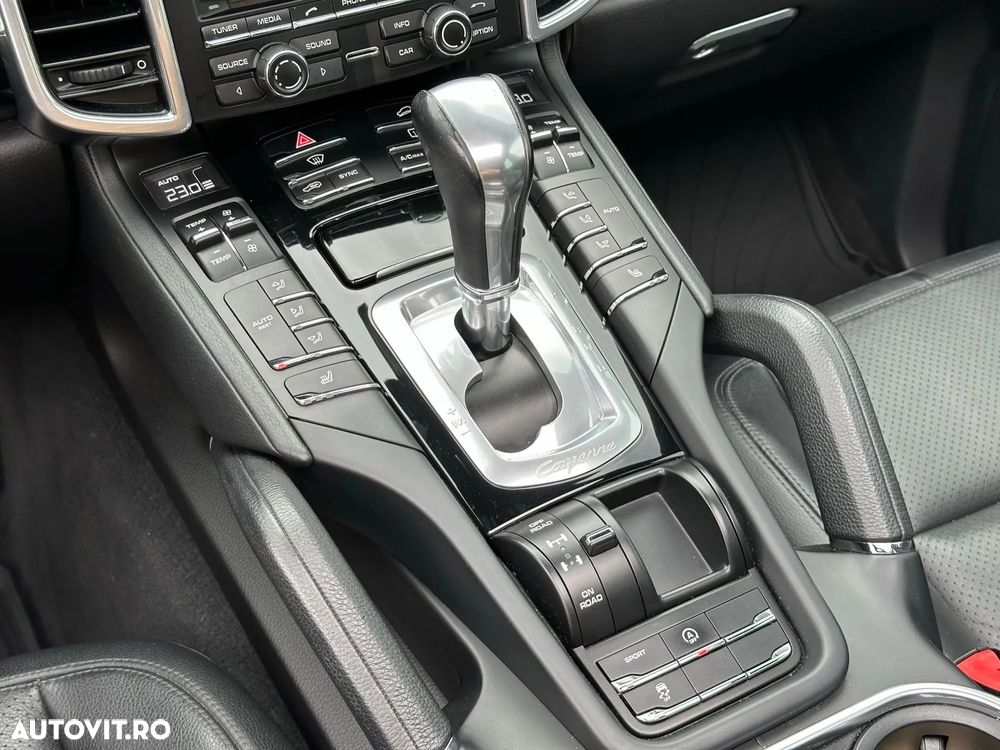 Porsche Cayenne 3.0 L - 10