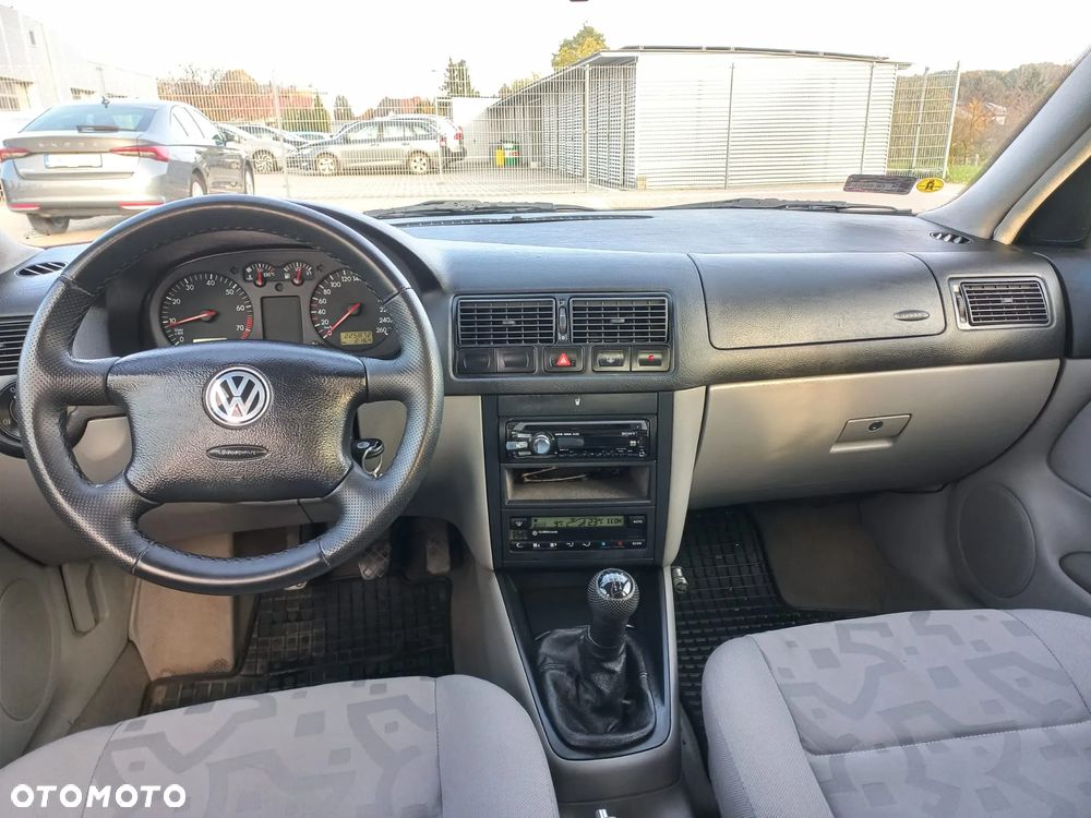 Volkswagen Golf IV 1.6 Basis - 10