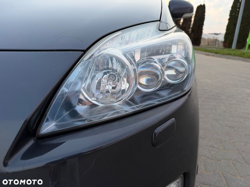 Toyota Prius 1.8 HSD Prestige - 33