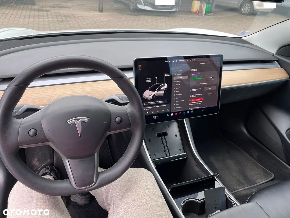 Tesla Model 3 Langstreckenbatterie Allradantrieb Dual Motor - 10