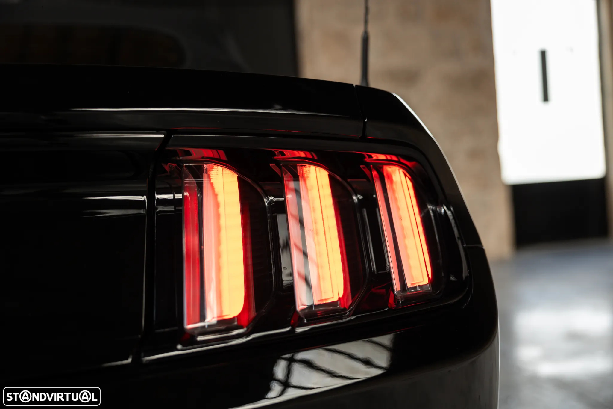 Ford Mustang Cabrio 2.3 Eco Boost - 29