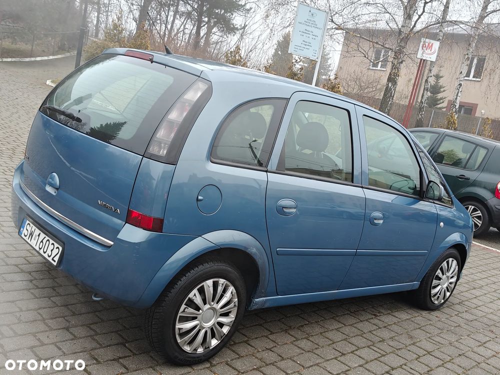 Opel Corsa 1.4 16V Cosmo - 10