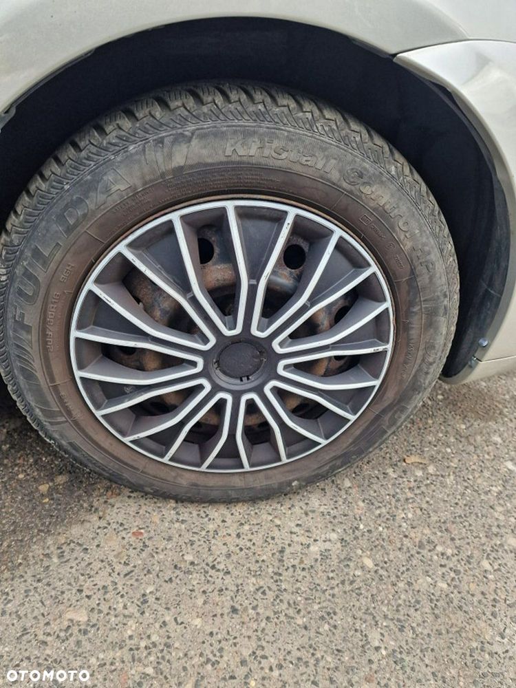 Toyota Corolla Verso - 34