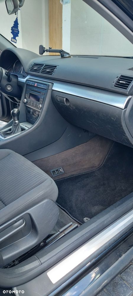 Audi A4 Limousine - 7