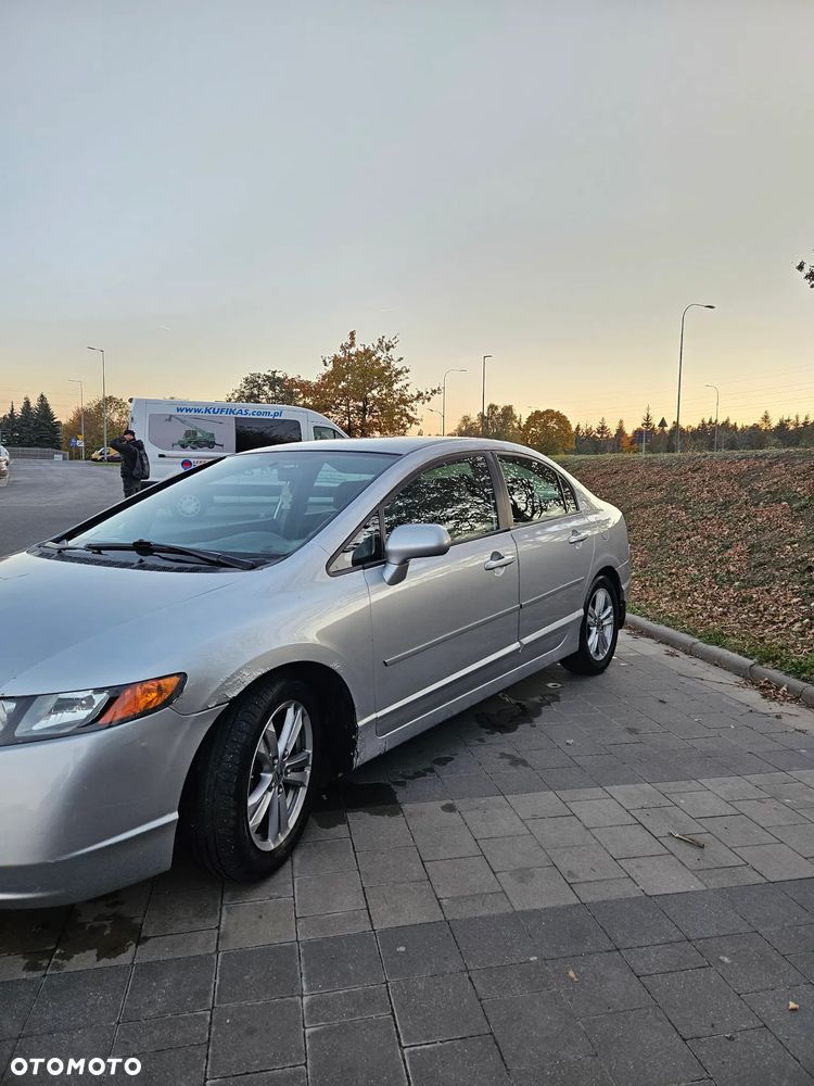 Honda Civic 1.8 Comfort - 3