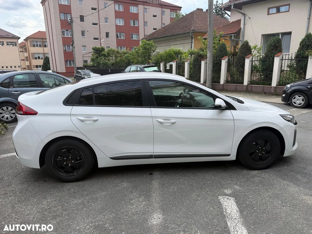Hyundai IONIQ - 9