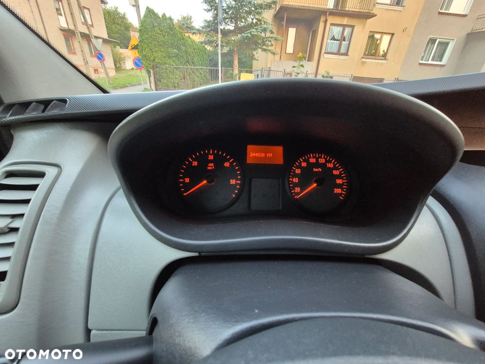 Opel Vivaro - 31