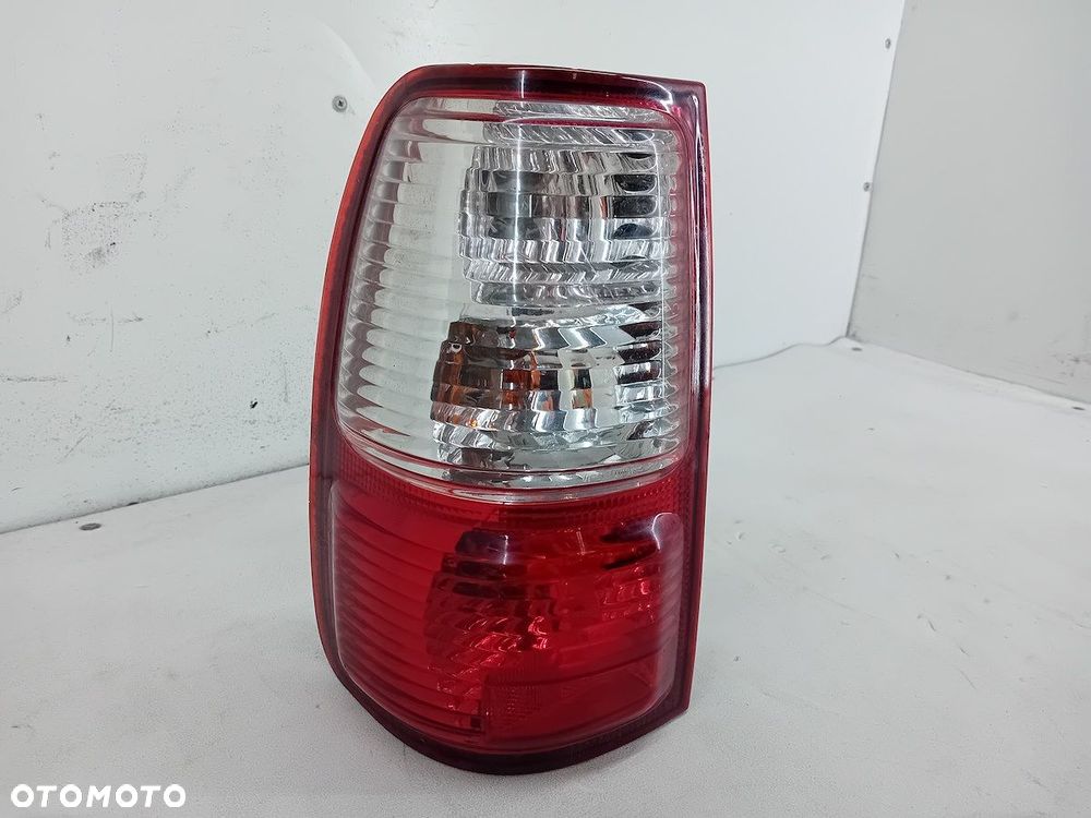 LAMPA TYLNA LEWA LANDWIND X6 ( 03 - 10 ) - 6