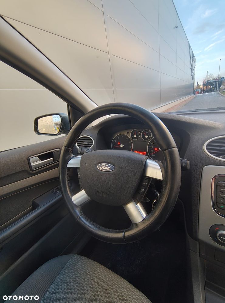 Ford Focus 1.6 16V Style - 8