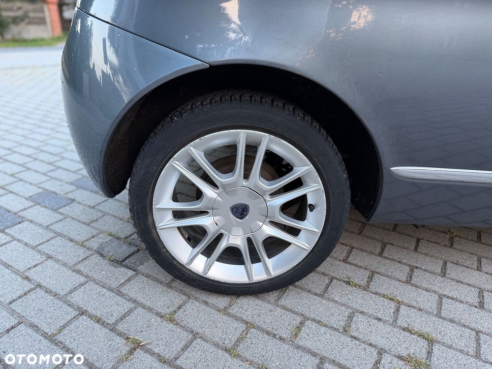 Lancia Ypsilon Y 1.4 8v Platino - 25