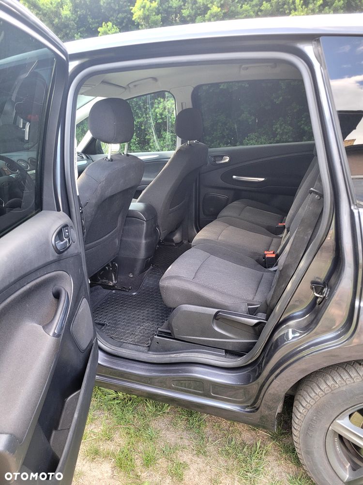 Ford S-Max - 16