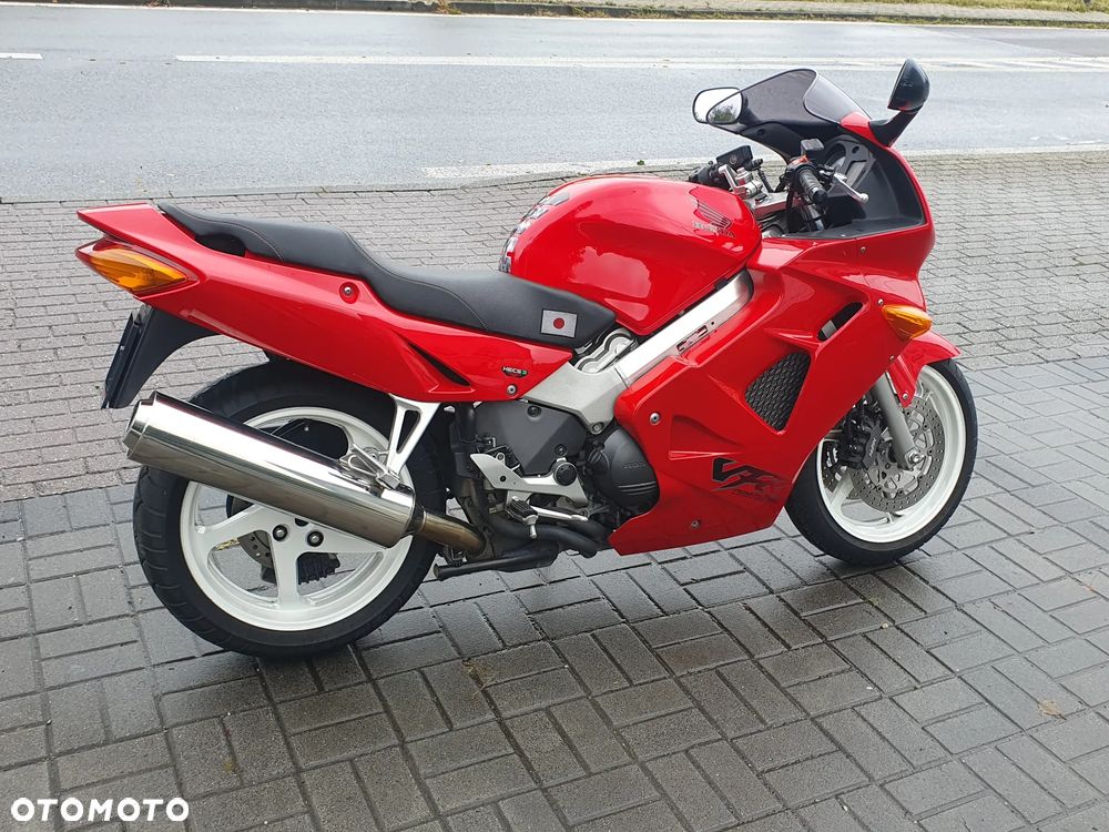 Honda VFR - 3