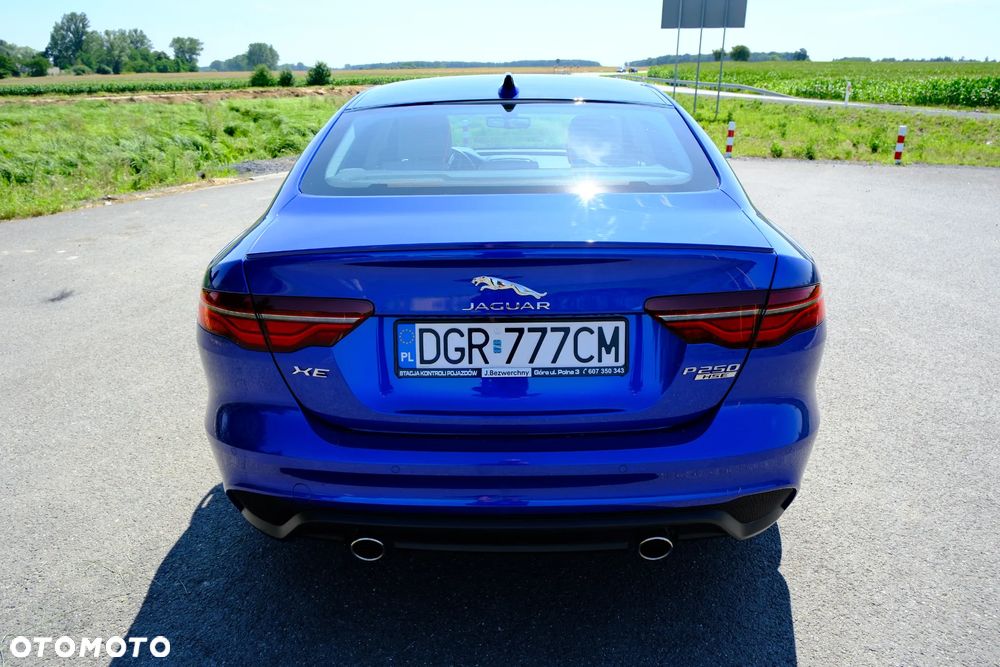 Jaguar XE 25t Prestige - 19