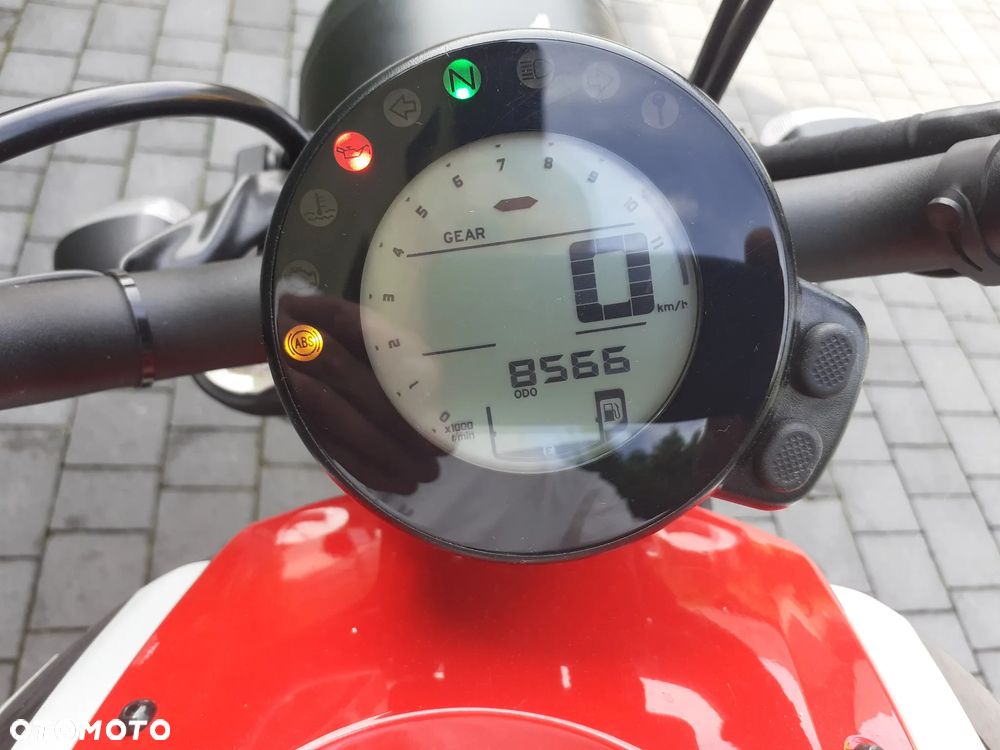 Yamaha XSR - 21