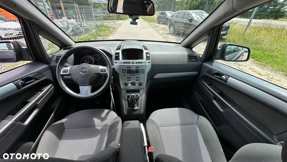 Opel Zafira 1.8 Sport - 28
