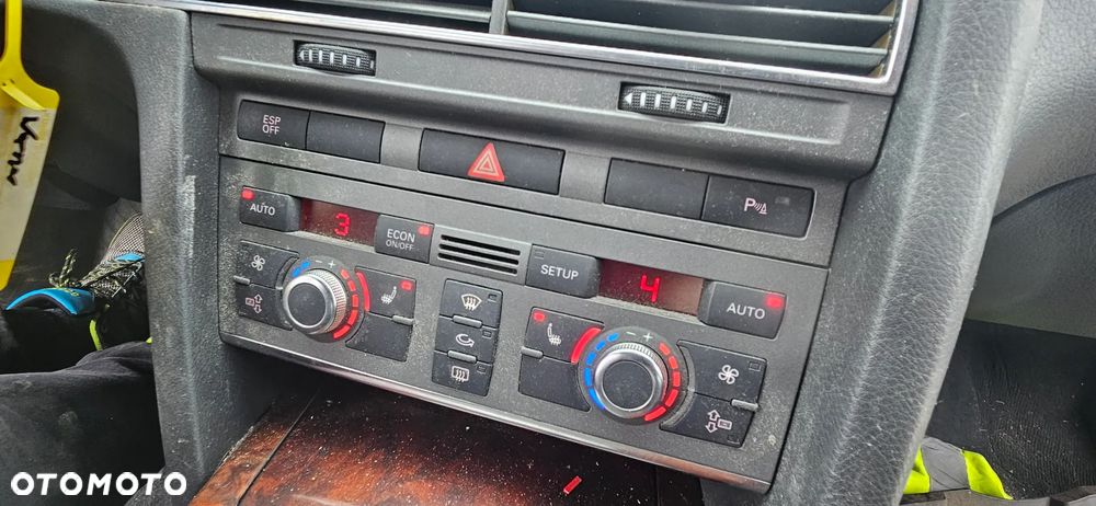 Panel klimatyzacji Audi A6 C6 2006r 4F1820043S - 1