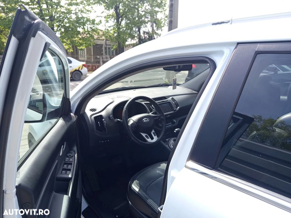 Kia Sportage 2.0 CRDI 4WD Automatik Dream-Team Edition - 8
