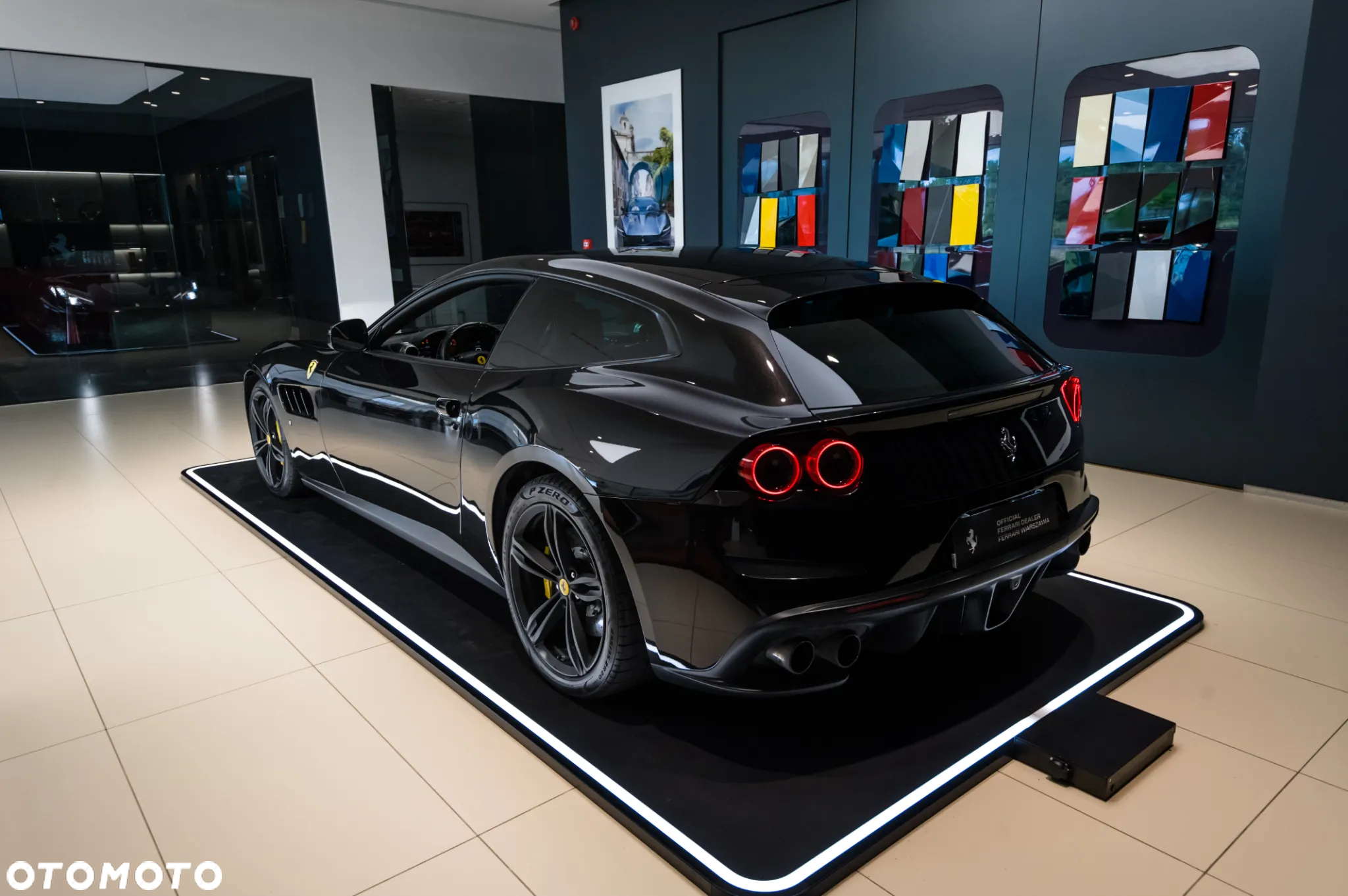 Ferrari GTC4Lusso - 30