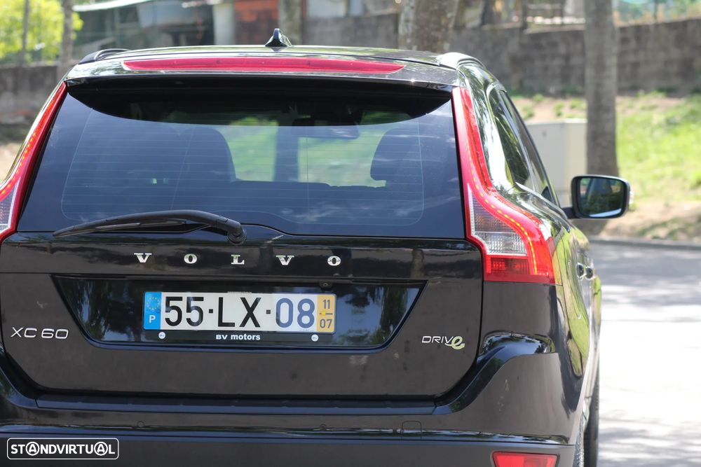 Volvo XC 60 2.0 D4 R-Design 139g Start/Stop - 21