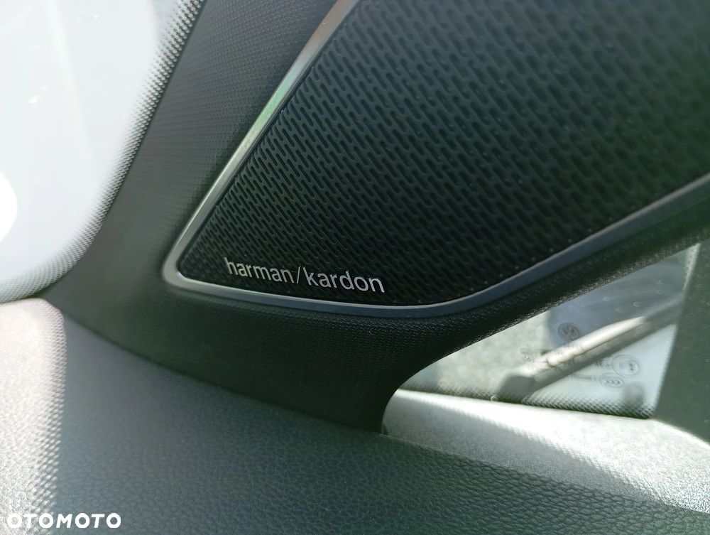 Volkswagen Golf 1.5 eTSI OPF DSG R-Line - 18