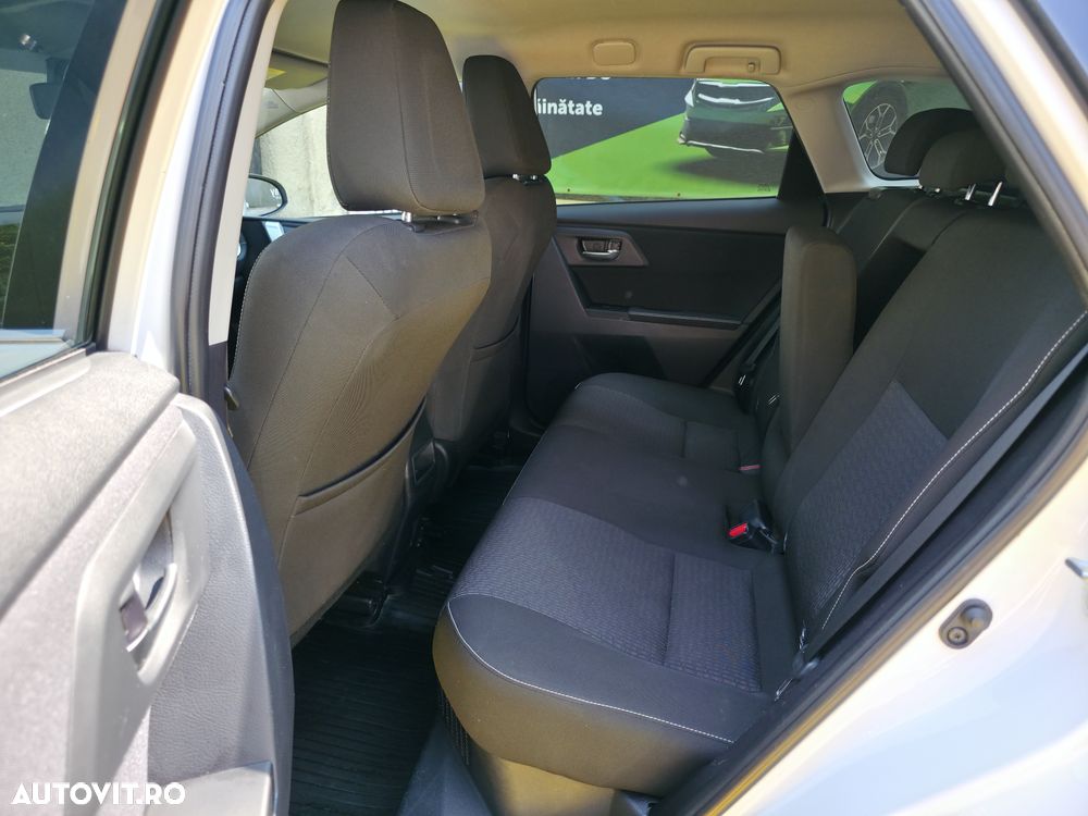 Toyota Auris 1.8 L VVT-i Hybrid Sol - 11