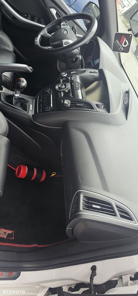 Ford Focus ST - 14