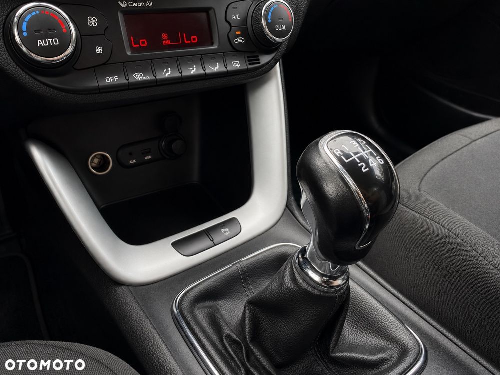 Kia Ceed 1.4 CVVT Dream-Team Edition - 24