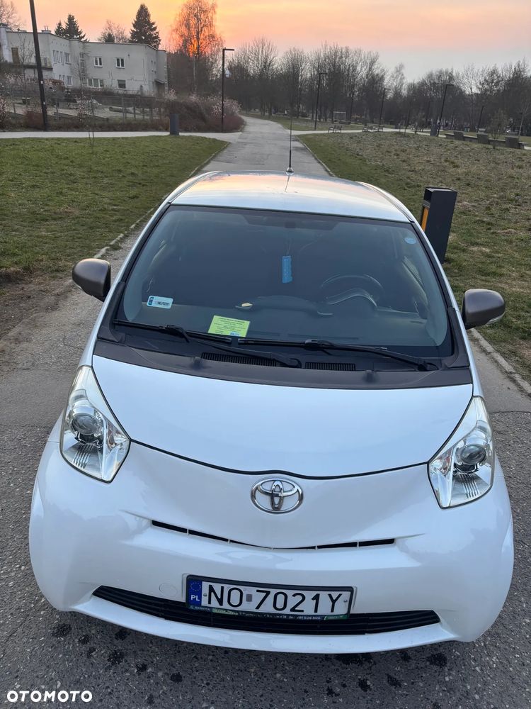 Toyota iQ 1.0 - 2