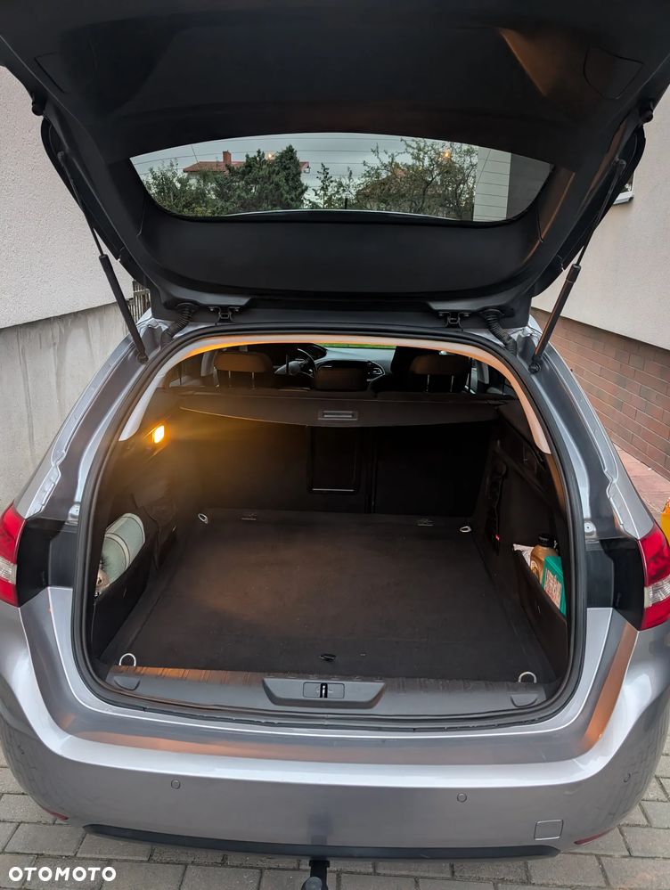 Peugeot 308 1.5 BlueHDi Allure S&S - 11