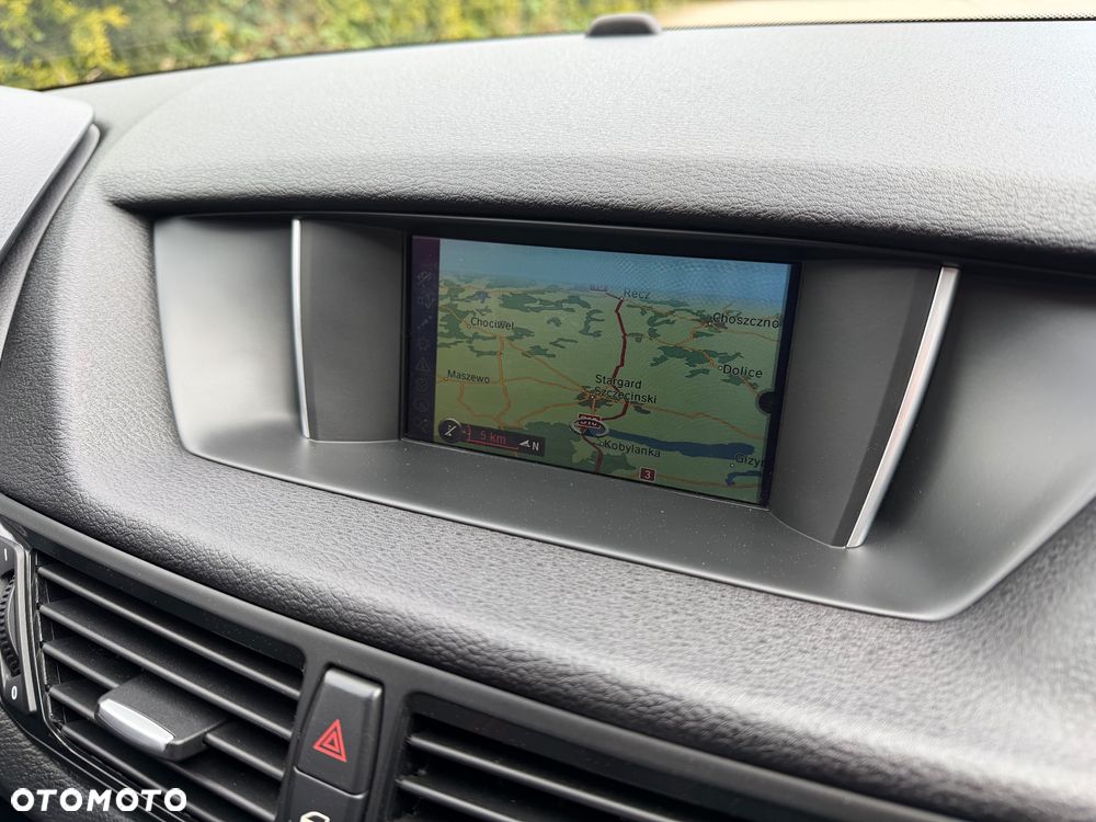 BMW X1 xDrive20i Sport Line - 30