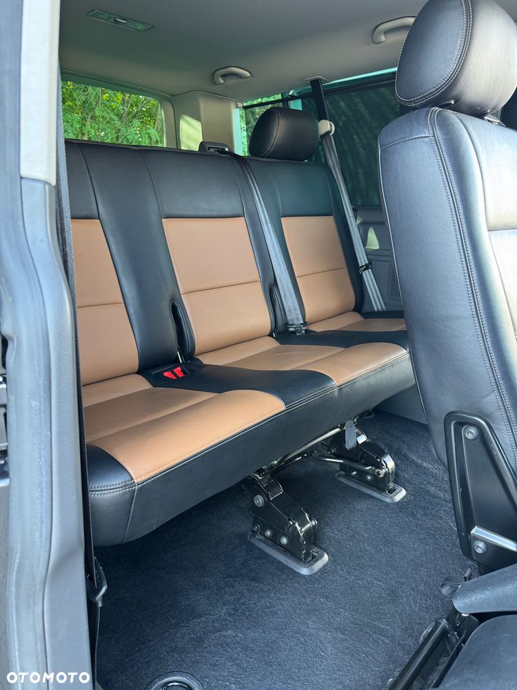 Volkswagen Caravelle - 25