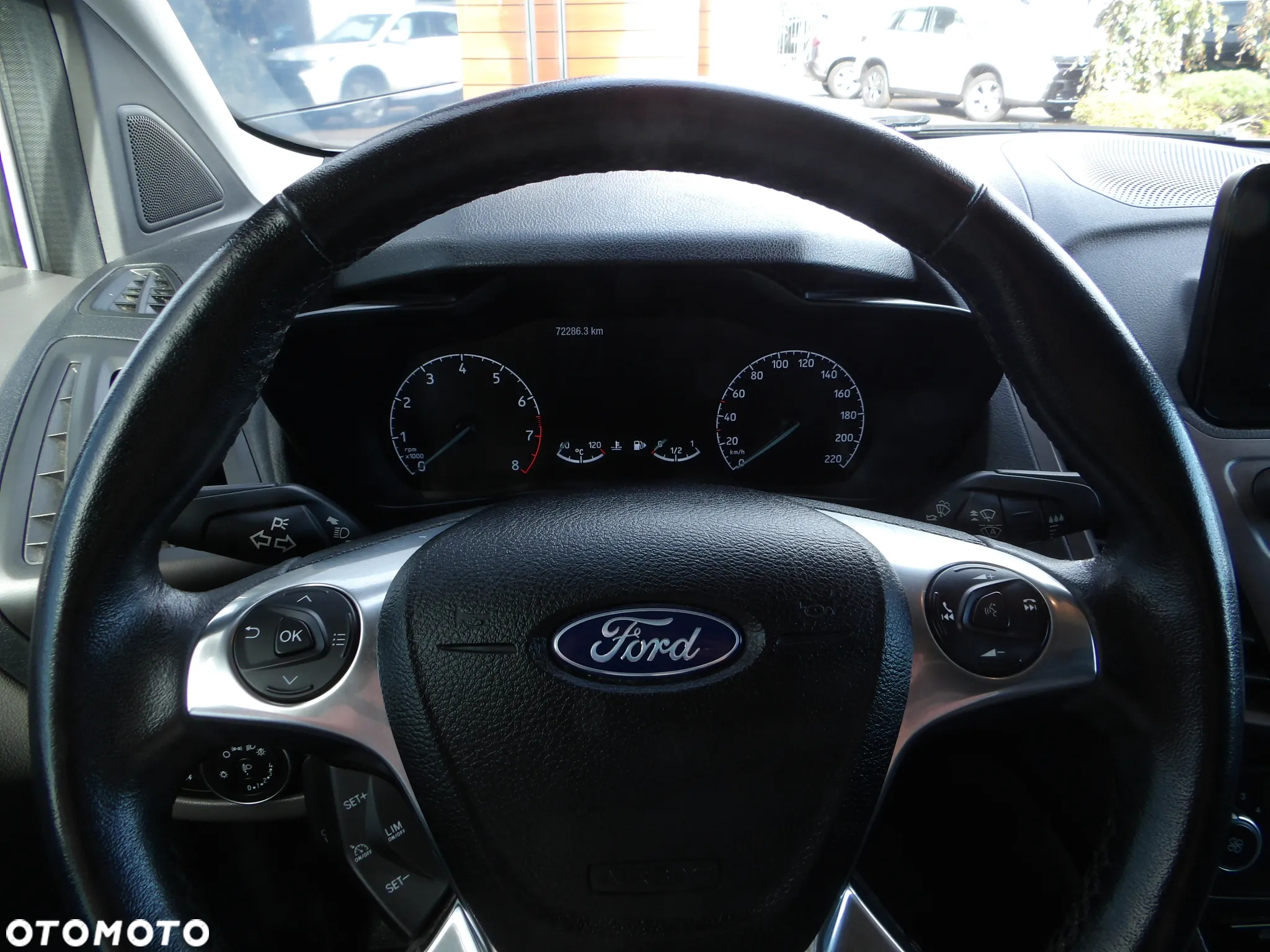 Ford Transit Courier - 29