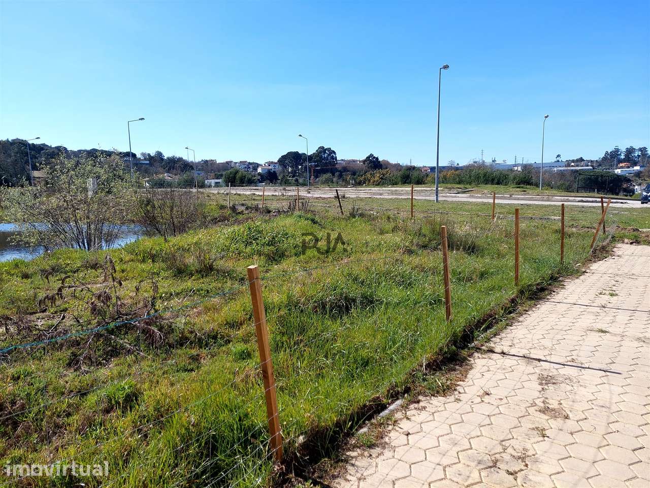 Lote para construção de prédio - 8 fogos em Mangualde - Grande imagem: 5/10