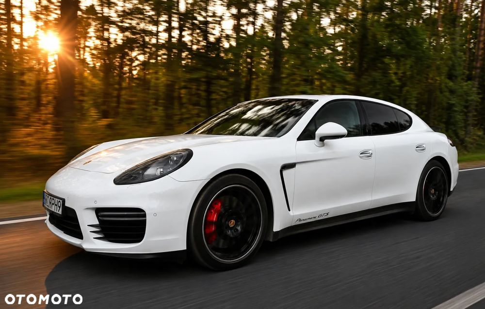 Porsche Panamera GTS PDK - 1
