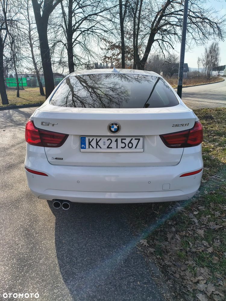 BMW 3GT 320i xDrive - 13