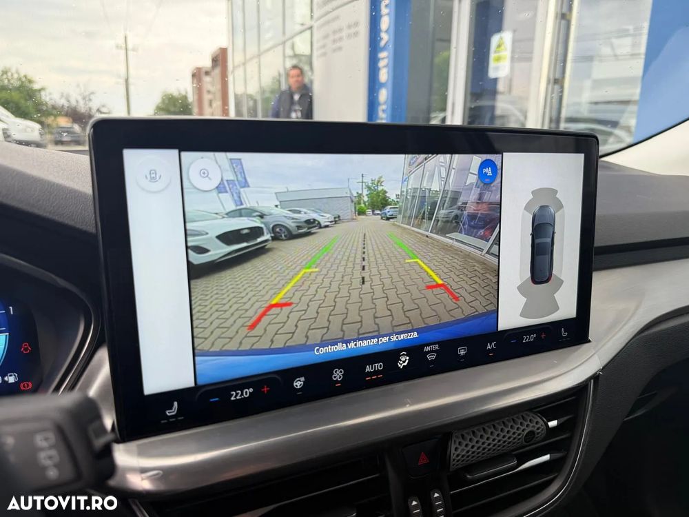 Ford Focus 1.0 EcoBoost 6MT MHEV Titanium X - 8