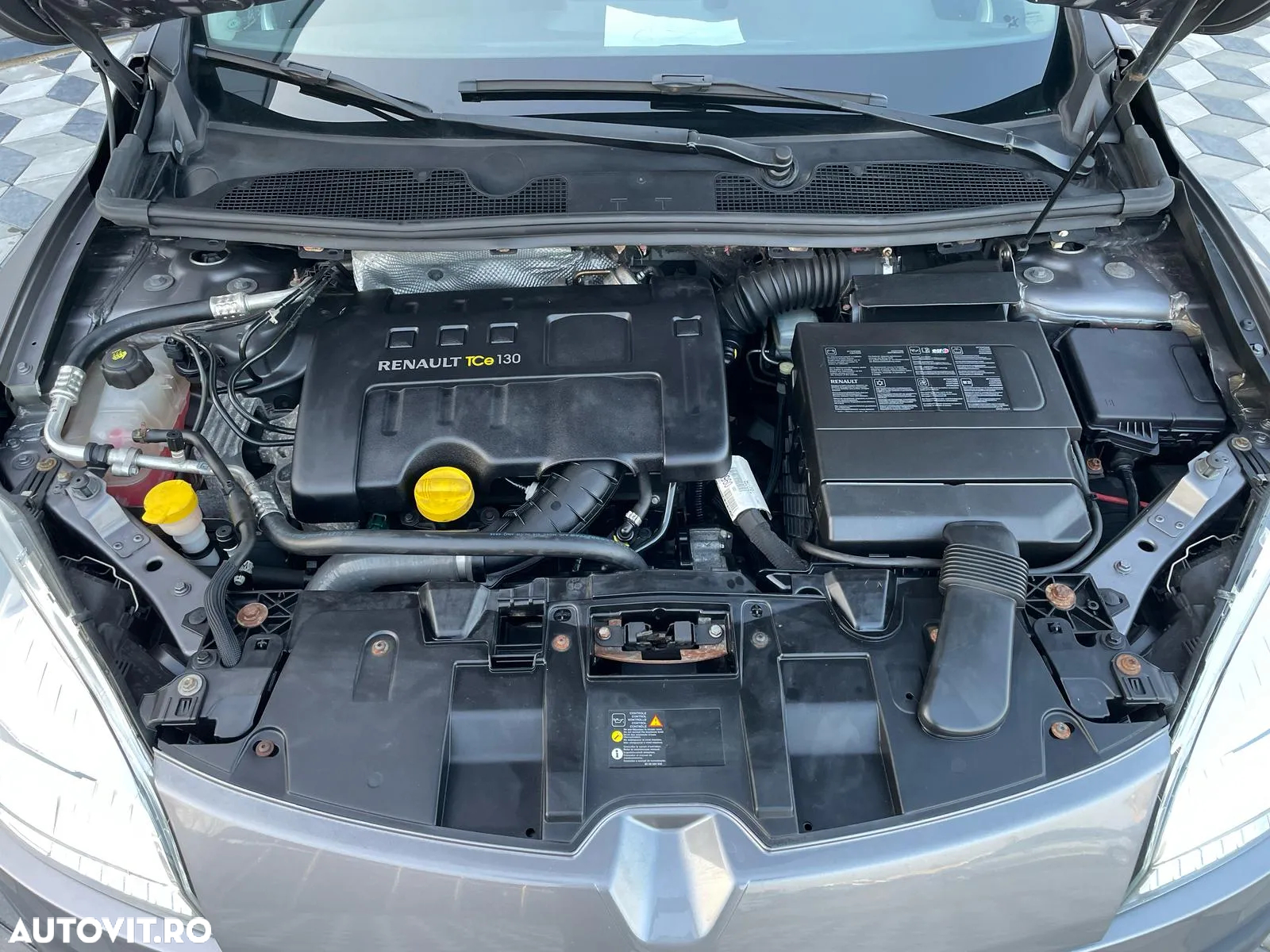 Renault Megane TCe 130 Bose Edition - 24