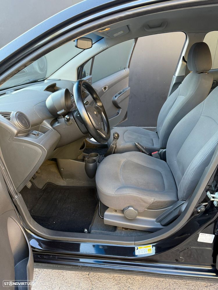 Chevrolet Spark 1.0 + - 8