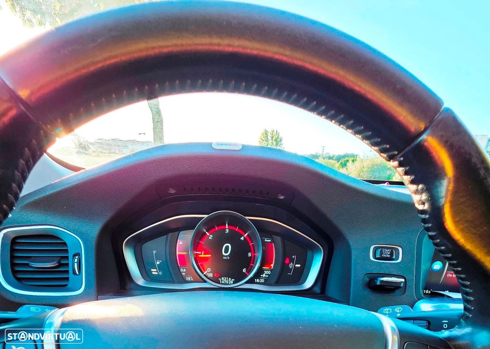 Volvo V60 1.6 D2 Momentum Eco - 6